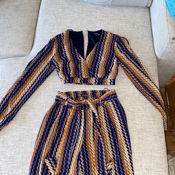 🪞 deep v neck cropped top and tie waist wide leg palazo pants matching set - Picture 4 of 11